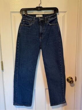 🆕Abercrombie Vintage Straight Highrise Curve Love